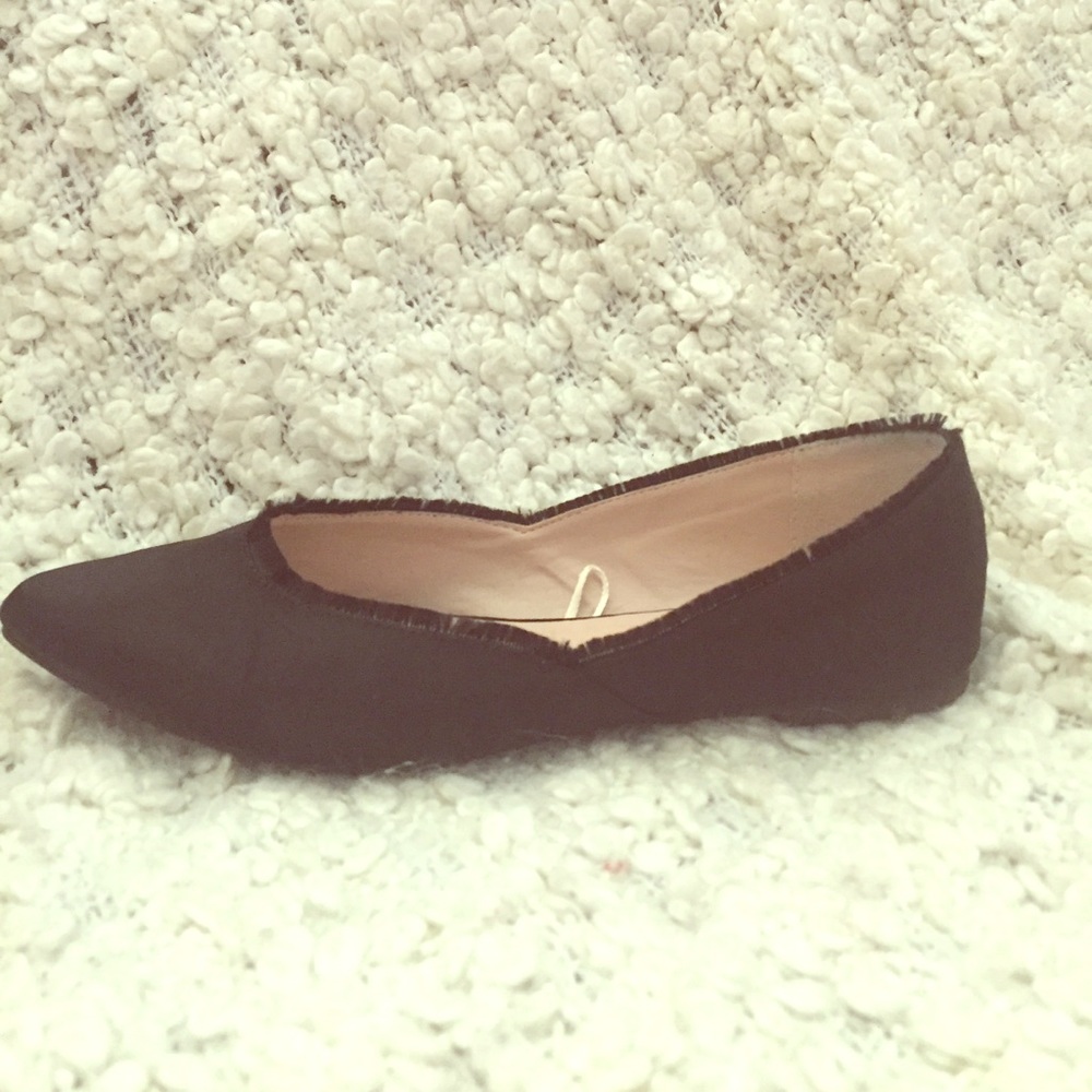 Pointed toe satin black flats